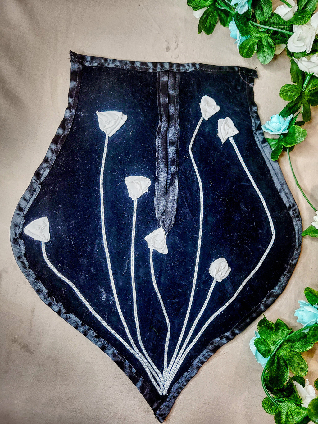 Lg. Black Pocket with White Flowers