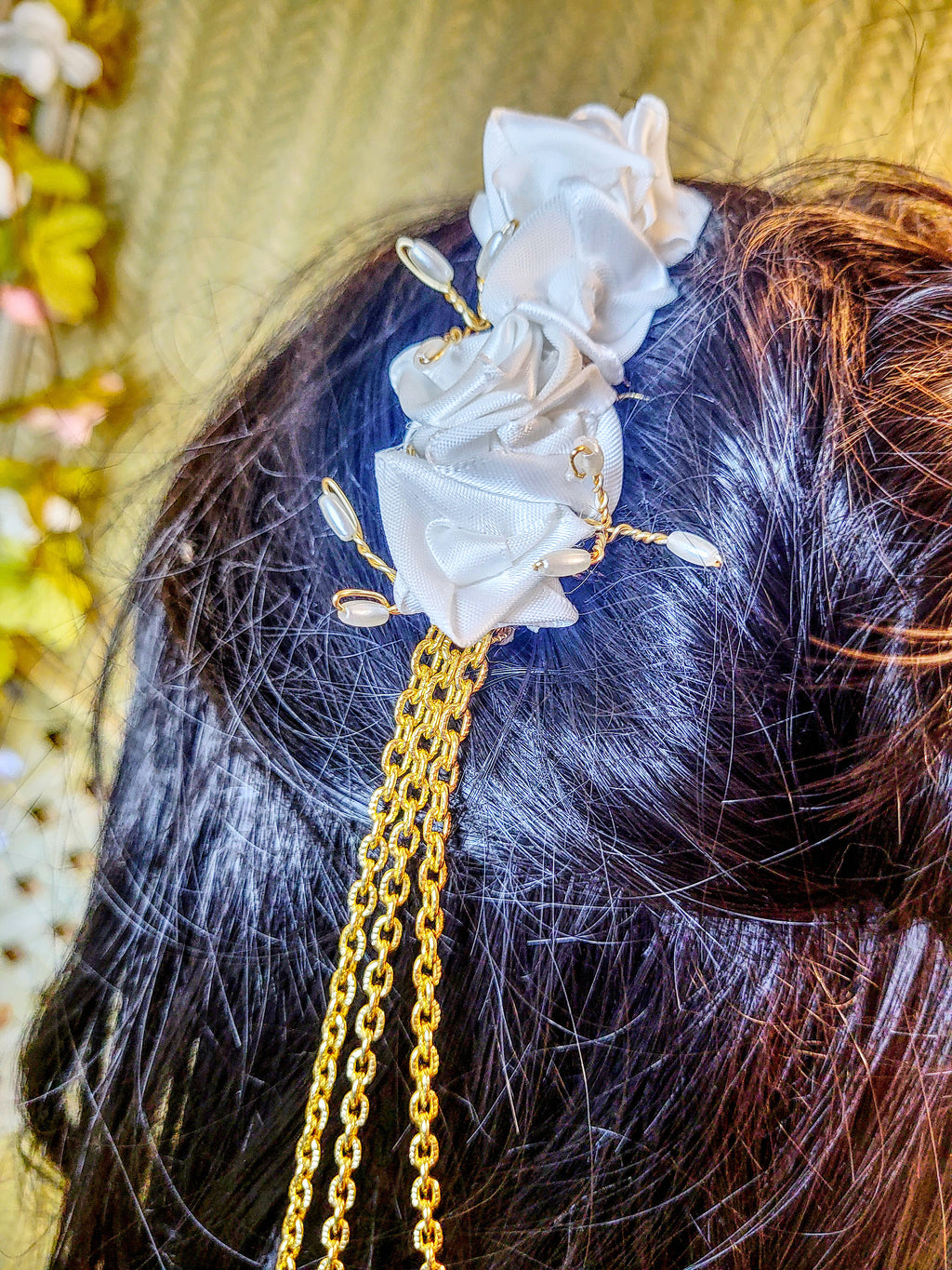 White & Gold Hair Ornament